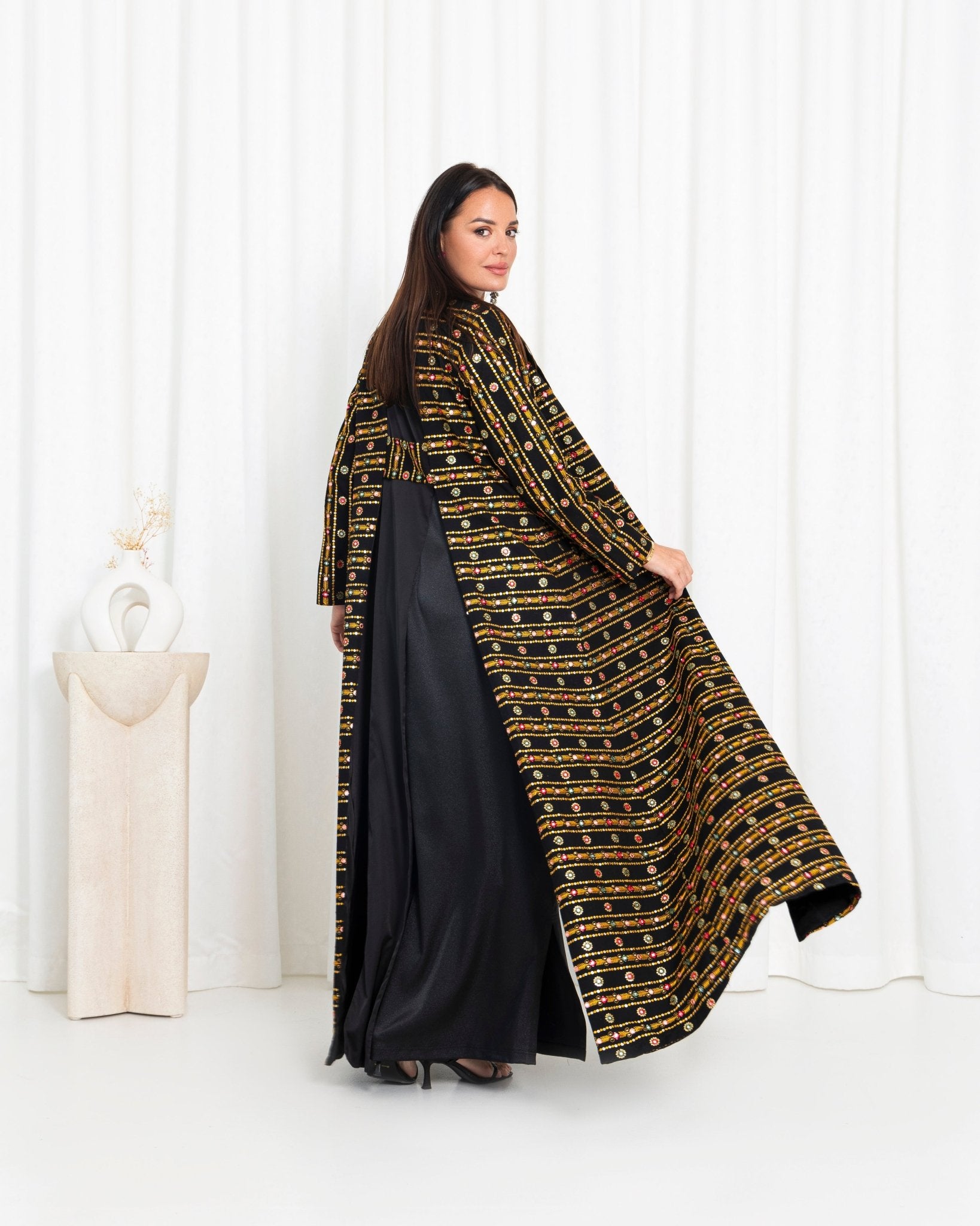 Aswad Zahab Abaya - fashion by shehna