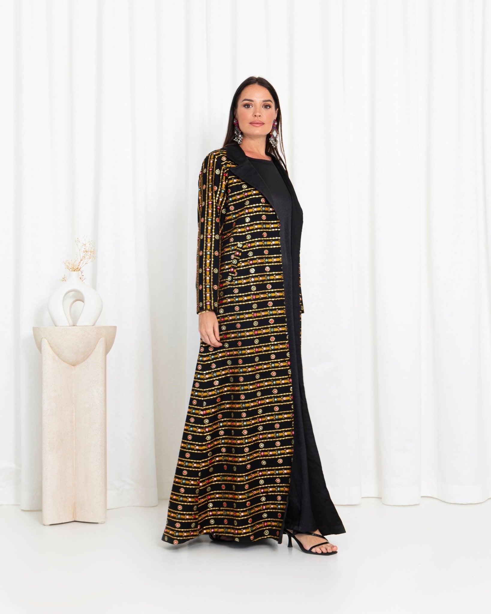 Aswad Zahab Abaya - fashion by shehna